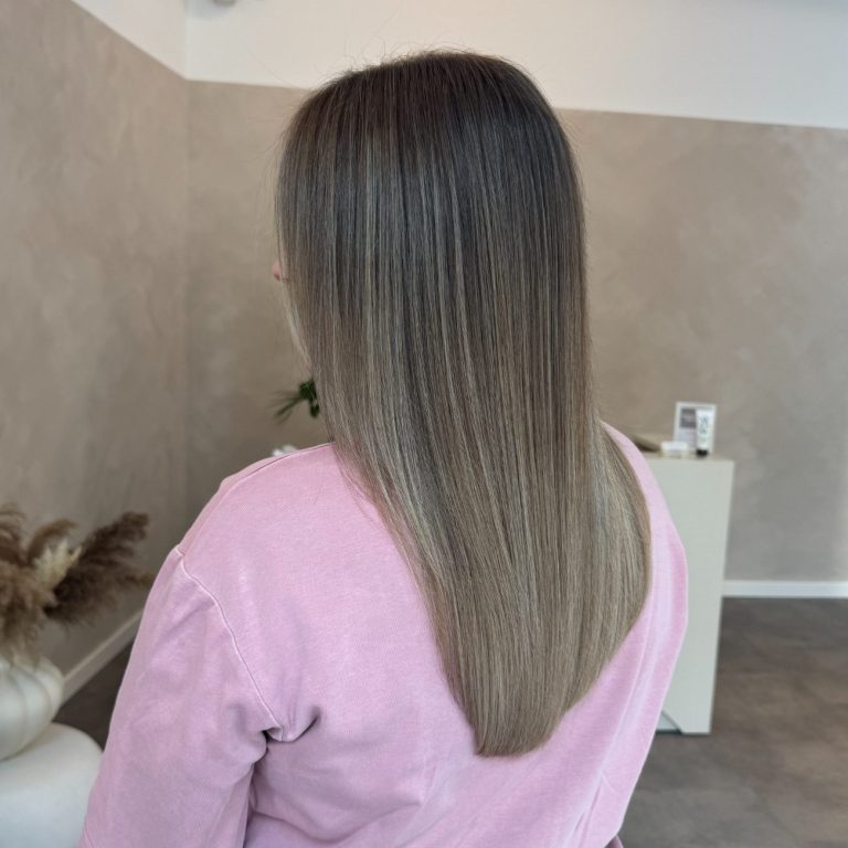 dunkel blondes AirTouch mit sehr weichem Verlauf dunkel blondes AirTouch mit sehr weichem Verlauf