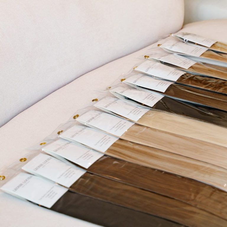 verschiedene Extensions - Tressen / Wefts und dünne, slim Tapes in verschiedenen Farben verschiedene Extensions - Tressen / Wefts und dünne, slim Tapes in verschiedenen Farben